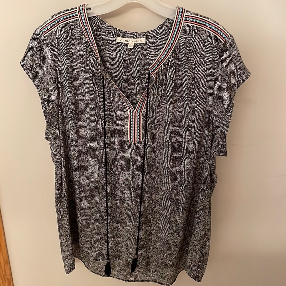 Daniel Rainn flowy shirt